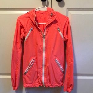 Lululemon windbreaker size 4